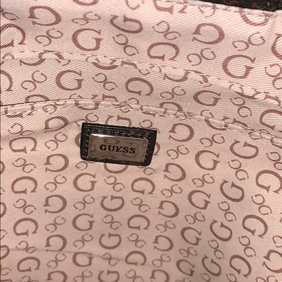 Brand New Guess Handbag - Picture 3 of 3